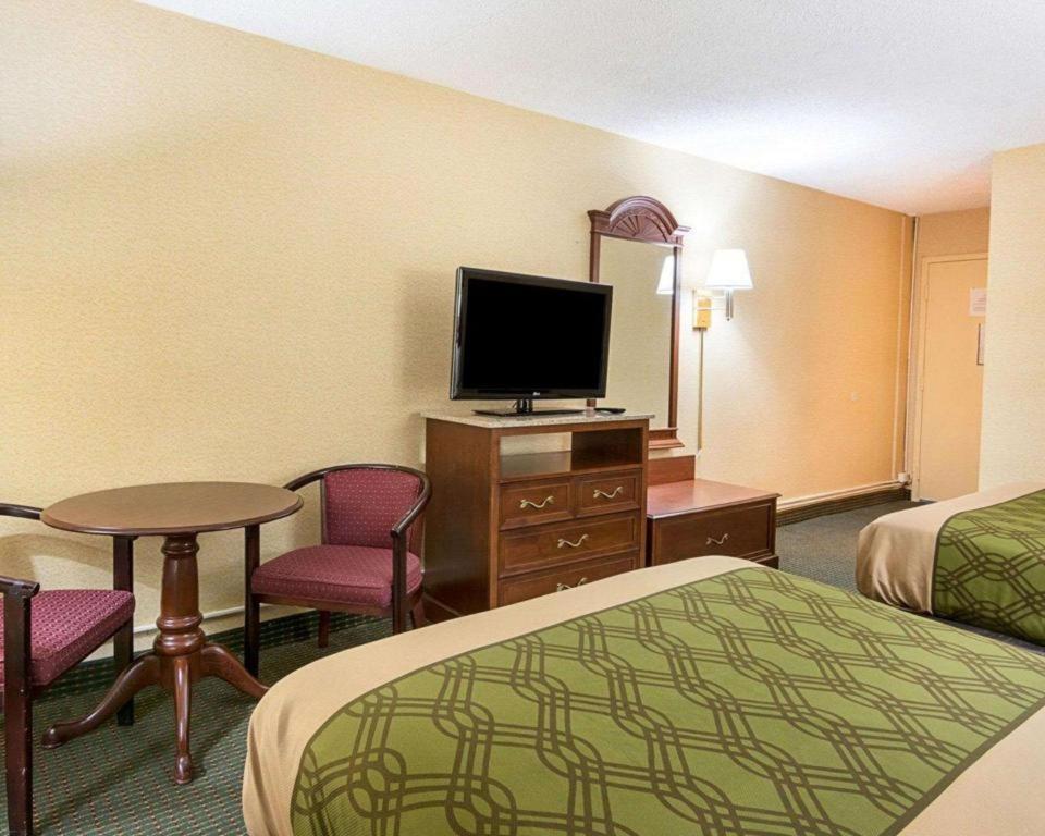 Econo Lodge Near Quantico Marine Base Dumfries Exterior photo