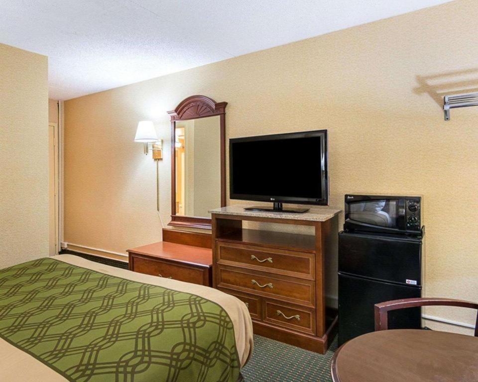 Econo Lodge Near Quantico Marine Base Dumfries Exterior photo