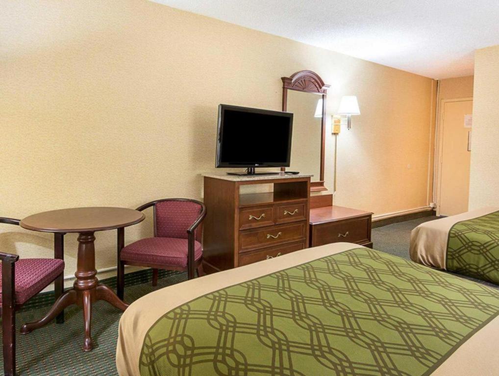 Econo Lodge Near Quantico Marine Base Dumfries Exterior photo